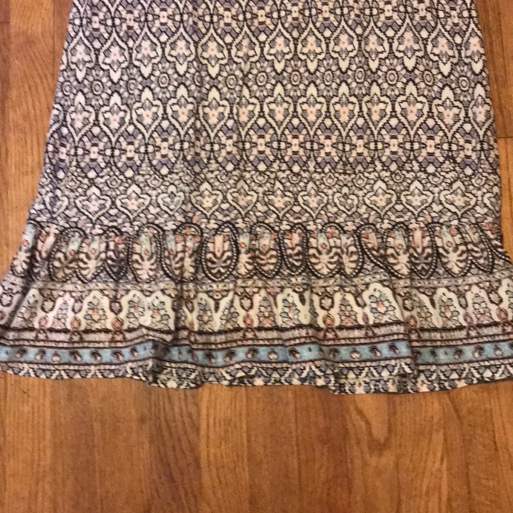 Geometric pattern dress. - Picture 3 of 5